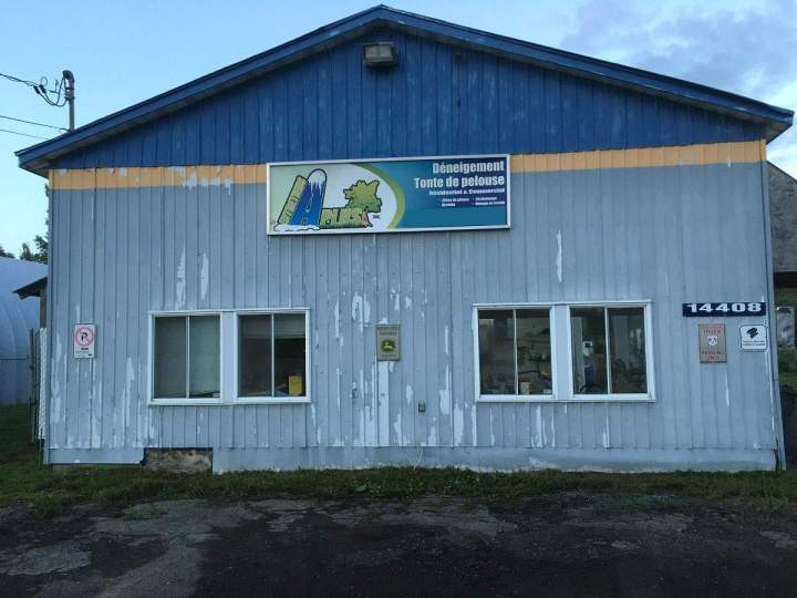 Garage avant rénovation Québec